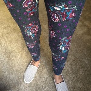 Navy Camera flower Lularoe OS Leggings fits 2-10!